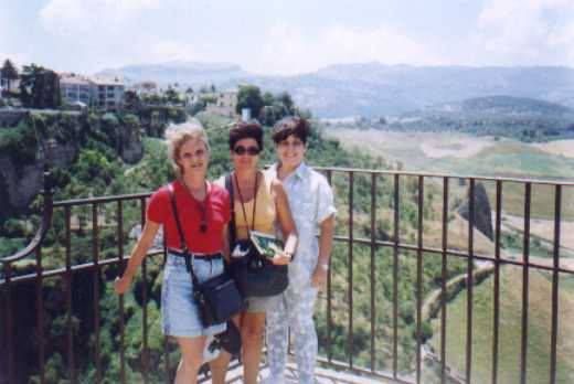 ff052.jpg (21616 bytes)