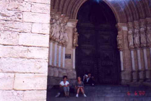 ff074.jpg (17049 bytes)