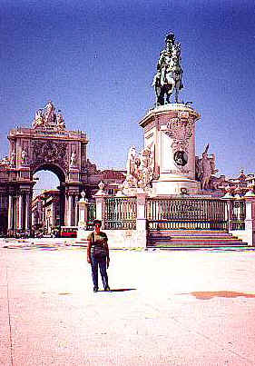 ff082.jpg (22465 bytes)