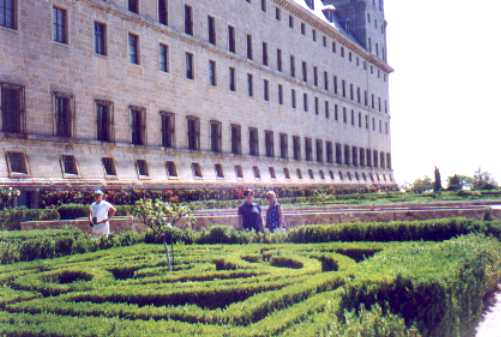 ff199.jpg (25449 bytes)